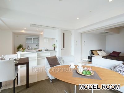 Living-Dining ※Photo of the same layout on 16 floor. Decoration and fixture may differ.