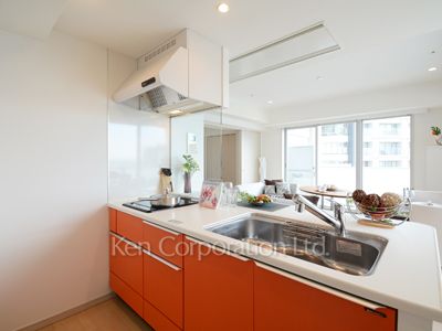 Kitchen ※Photo of the same layout on 16 floor. Decoration and fixture may differ.