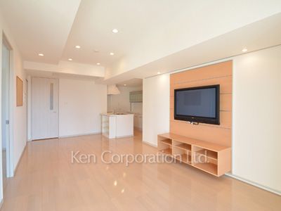 Living-Dining ※Photo of the same layout on 11 floor. Decoration and fixture may differ.
