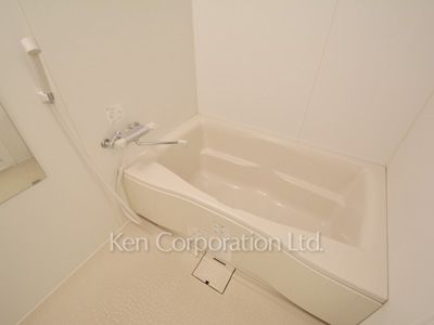 Bath ※Photo of the same layout on 11 floor. Decoration and fixture may differ.
