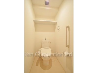 Lavatory ※Photo of the same layout on 11 floor. Decoration and fixture may differ.
