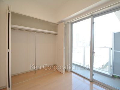 Closet ※Photo of the same layout on 11 floor. Decoration and fixture may differ.