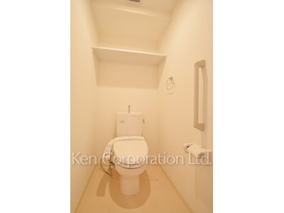 Lavatory ※Photo of the same layout on 17 floor. Decoration and fixture may differ.