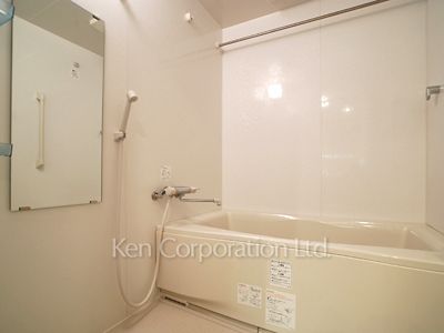 Bath ※Photo of the same layout on 24 floor. Decoration and fixture may differ.