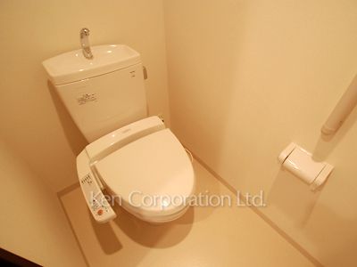 Lavatory ※Photo of the same layout on 24 floor. Decoration and fixture may differ.