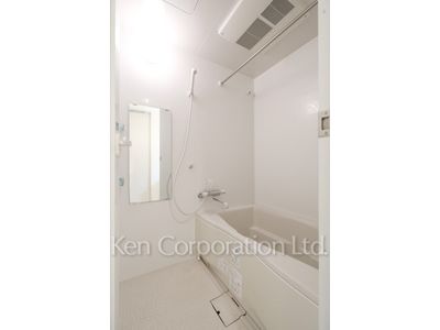 Bath ※Photo of the same layout on 21 floor. Decoration and fixture may differ.