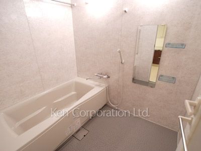 Bath ※Photo of the same layout on 24 floor. Decoration and fixture may differ.