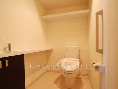 Lavatory ※Photo of the same layout on 24 floor. Decoration and fixture may differ.