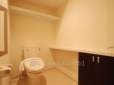Lavatory ※Photo of the same layout on 24 floor. Decoration and fixture may differ.