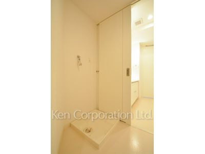 Washing Machine Space ※Photo of the same layout on 23 floor. Decoration and fixture may differ.