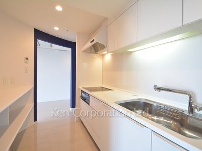 Kitchen ※Photo of the same layout on 23 floor. Decoration and fixture may differ.