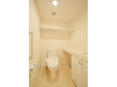 Lavatory ※Photo of the same layout on 23 floor. Decoration and fixture may differ.