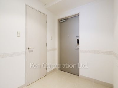 Entrance ※Photo of the same layout on 28 floor. Decoration and fixture may differ.