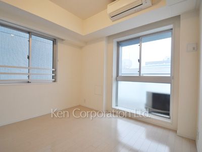 Bedroom ※Photo of the same layout on 4 floor. Decoration and fixture may differ.