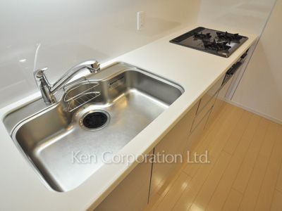 Kitchen ※Photo of the same layout on 4 floor. Decoration and fixture may differ.