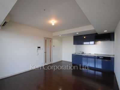 Living-Dining ※Photo of the same layout on 12 floor. Decoration and fixture may differ.