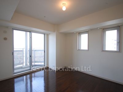 Bedroom ※Photo of the same layout on 12 floor. Decoration and fixture may differ.