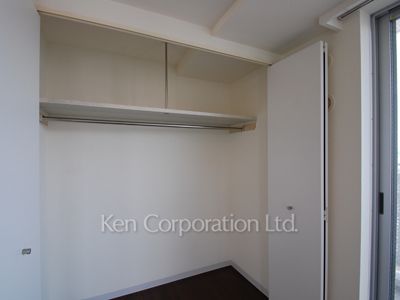 Closet ※Photo of the same layout on 12 floor. Decoration and fixture may differ.