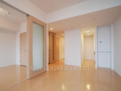 Living-Dining ※Photo of the same layout on 13 floor. Decoration and fixture may differ.