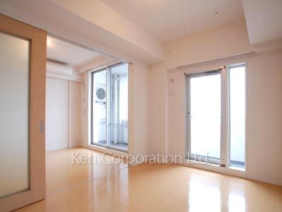Bedroom ※Photo of the same layout on 13 floor. Decoration and fixture may differ.
