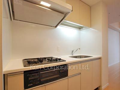 Kitchen ※Photo of the same layout on 13 floor. Decoration and fixture may differ.