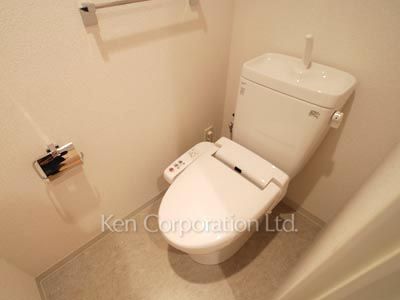 Lavatory ※Photo of the same layout on 13 floor. Decoration and fixture may differ.