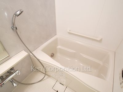 Bath ※Photo of the same layout on 7 floor. Decoration and fixture may differ.