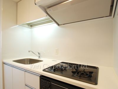 Kitchen ※Photo of the same layout on 7 floor. Decoration and fixture may differ.