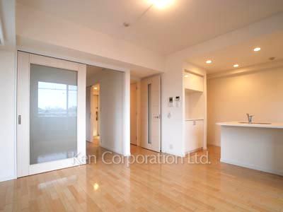 Living-Dining ※Photo of the same layout on 3 floor. Decoration and fixture may differ.