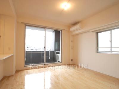 Living-Dining ※Photo of the same layout on 3 floor. Decoration and fixture may differ.