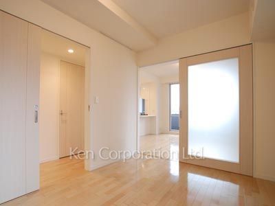 Bedroom ※Photo of the same layout on 3 floor. Decoration and fixture may differ.