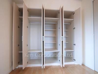 Closet ※Photo of the same layout on 3 floor. Decoration and fixture may differ.