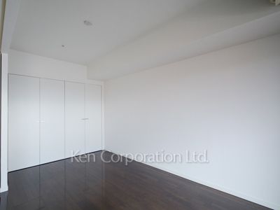 Bedroom ※Photo of the same layout on 11 floor. Decoration and fixture may differ.