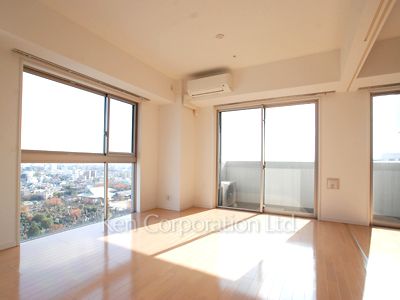 Living-Dining ※Photo of the same layout on 14 floor. Decoration and fixture may differ.