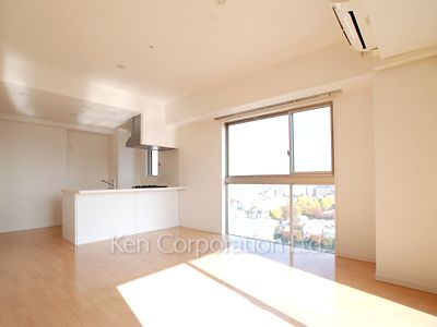 Living-Dining ※Photo of the same layout on 14 floor. Decoration and fixture may differ.