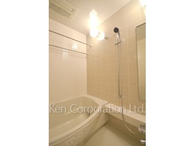 Bath ※Photo of the same layout on 8 floor. Decoration and fixture may differ.