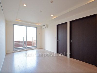 Living-Dining ※Photo of the same layout on 7 floor. Decoration and fixture may differ.