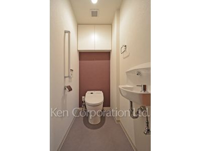 Lavatory ※Photo of the same layout on 7 floor. Decoration and fixture may differ.
