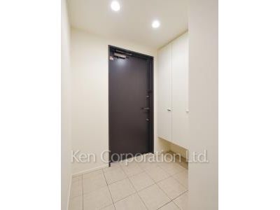 Entrance ※Photo of the same layout on 7 floor. Decoration and fixture may differ.