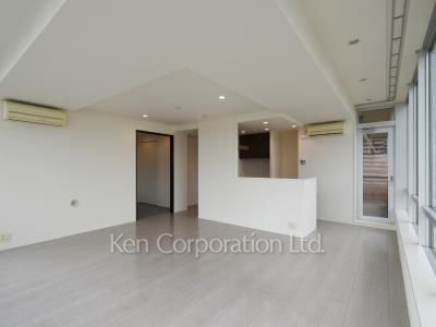 Living-Dining ※Photo of the same layout on 7 floor. Decoration and fixture may differ.