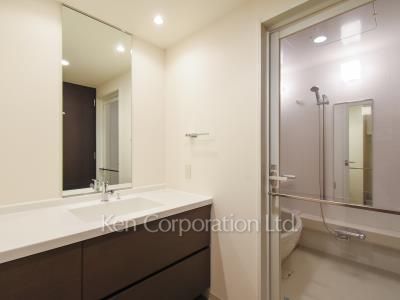 Powder Room ※Photo of the same layout on 7 floor. Decoration and fixture may differ.