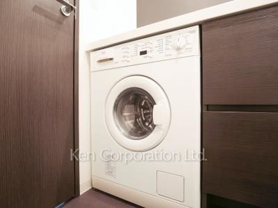 Washer-Dryer ※Photo of the same layout on 5 floor. Decoration and fixture may differ.