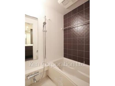 Bath ※Photo of the same layout on 5 floor. Decoration and fixture may differ.