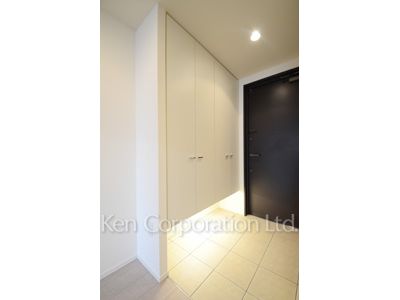 Entrance ※Photo of the same layout on 7 floor. Decoration and fixture may differ.
