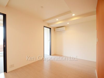 Living-Dining ※Photo of the same layout on 7 floor. Decoration and fixture may differ.