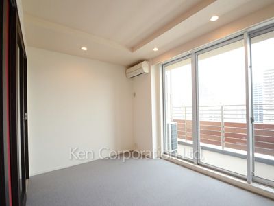 Bedroom ※Photo of the same layout on 7 floor. Decoration and fixture may differ.