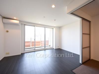 Living-Dining ※Photo of the same layout on 5 floor. Decoration and fixture may differ.