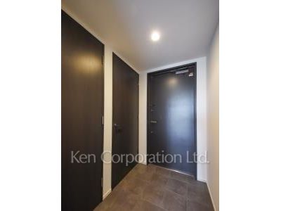 Entrance ※Photo of the same layout on 5 floor. Decoration and fixture may differ.