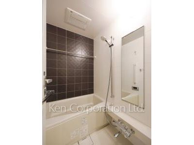 Bath ※Photo of the same layout on 5 floor. Decoration and fixture may differ.