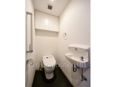 Lavatory ※Photo of the same layout on 5 floor. Decoration and fixture may differ.